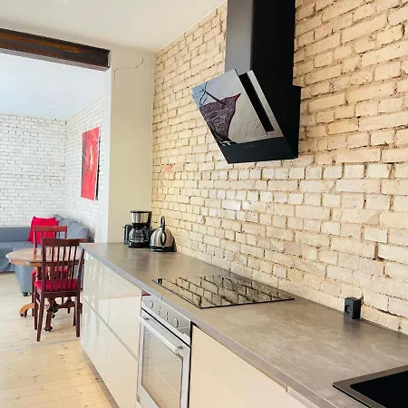 Aday - Cozy And Bright Apartment